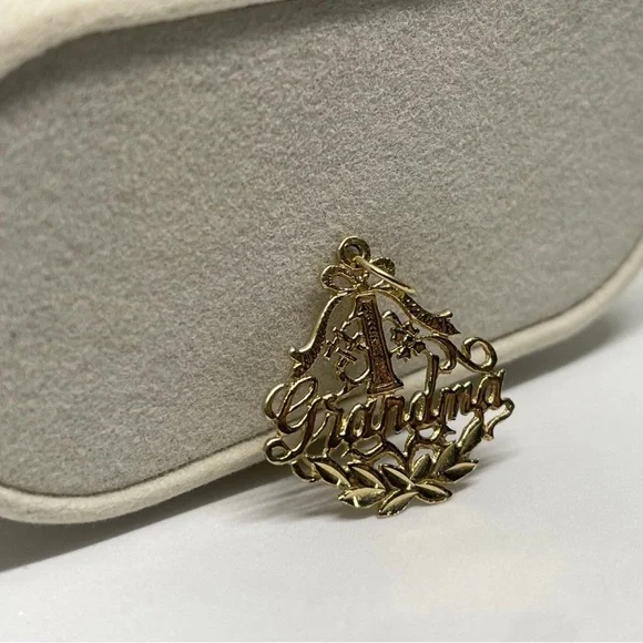 Number One '#1' Grandma 14K Yellow Gold Filigree Pendant